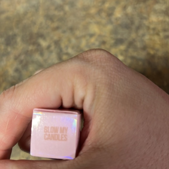 JEFFREE STAR SUPREME GLOSS ( BLOW MY CANDLES) - Picture 5 of 6